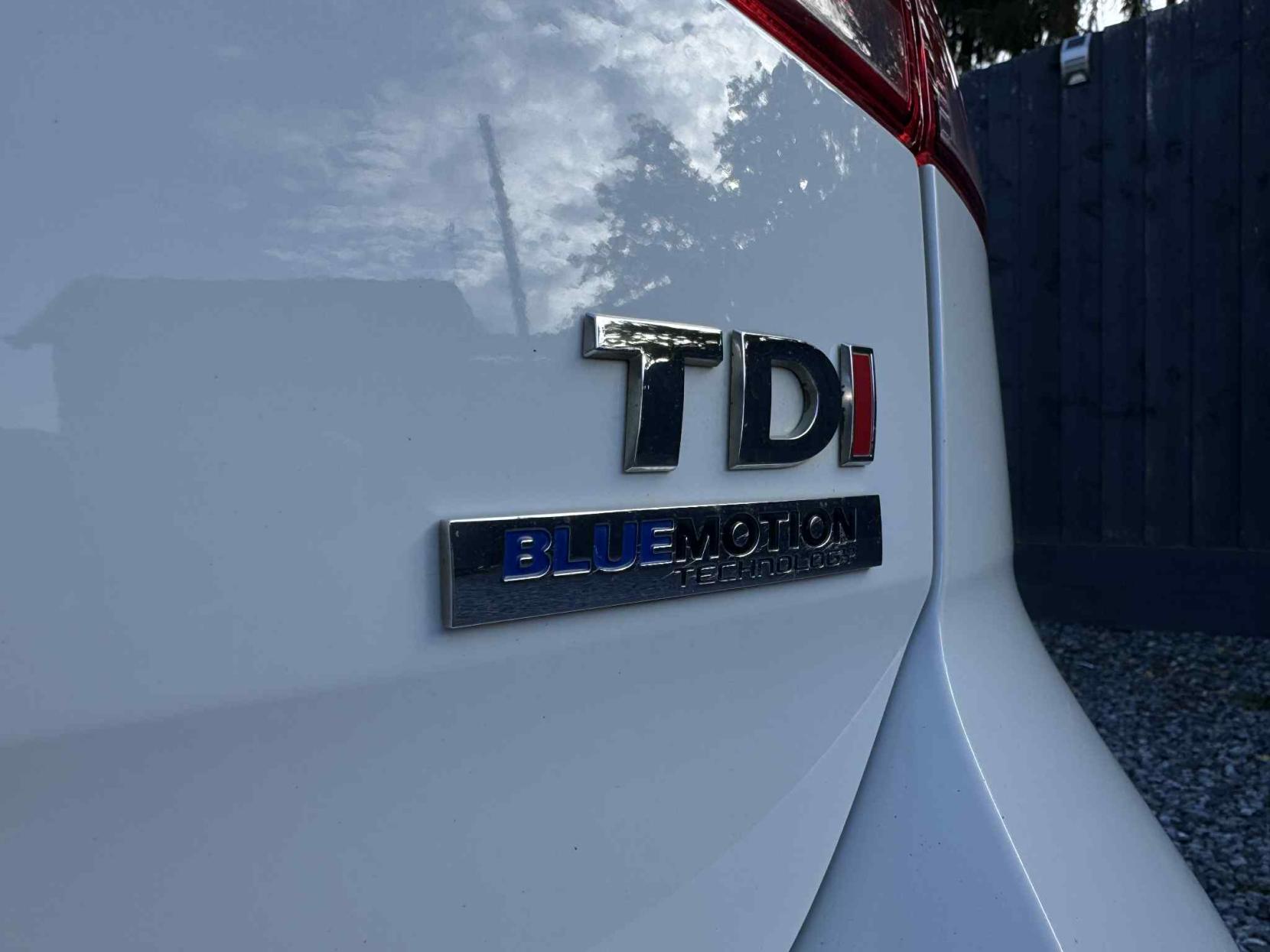 Volkswagen Golf 1.6 TDI BlueMotion Tech SE Hatchback 5dr Diesel Manual Euro 5 (s/s) (105 ps)