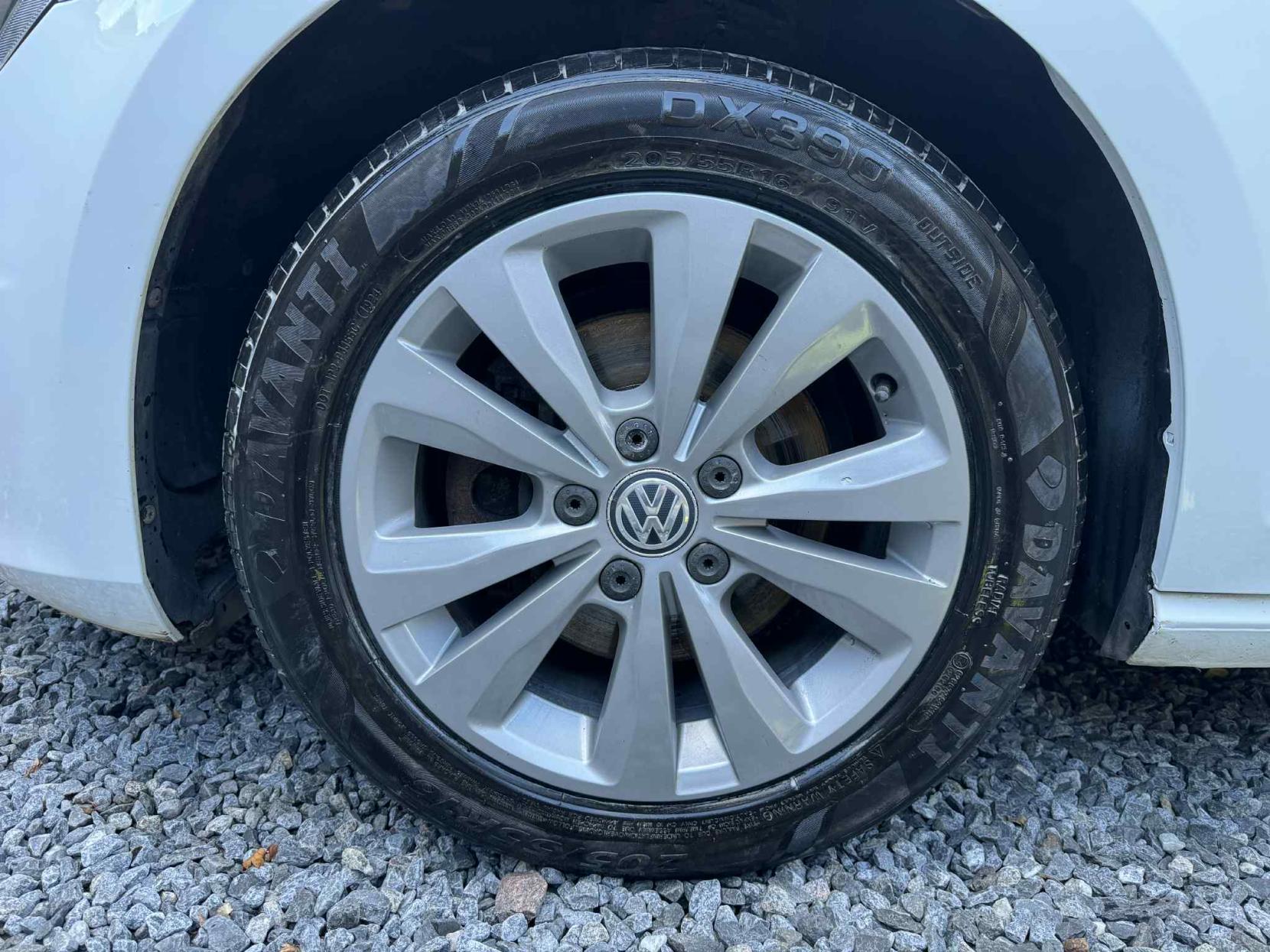 Volkswagen Golf 1.6 TDI BlueMotion Tech SE Hatchback 5dr Diesel Manual Euro 5 (s/s) (105 ps)