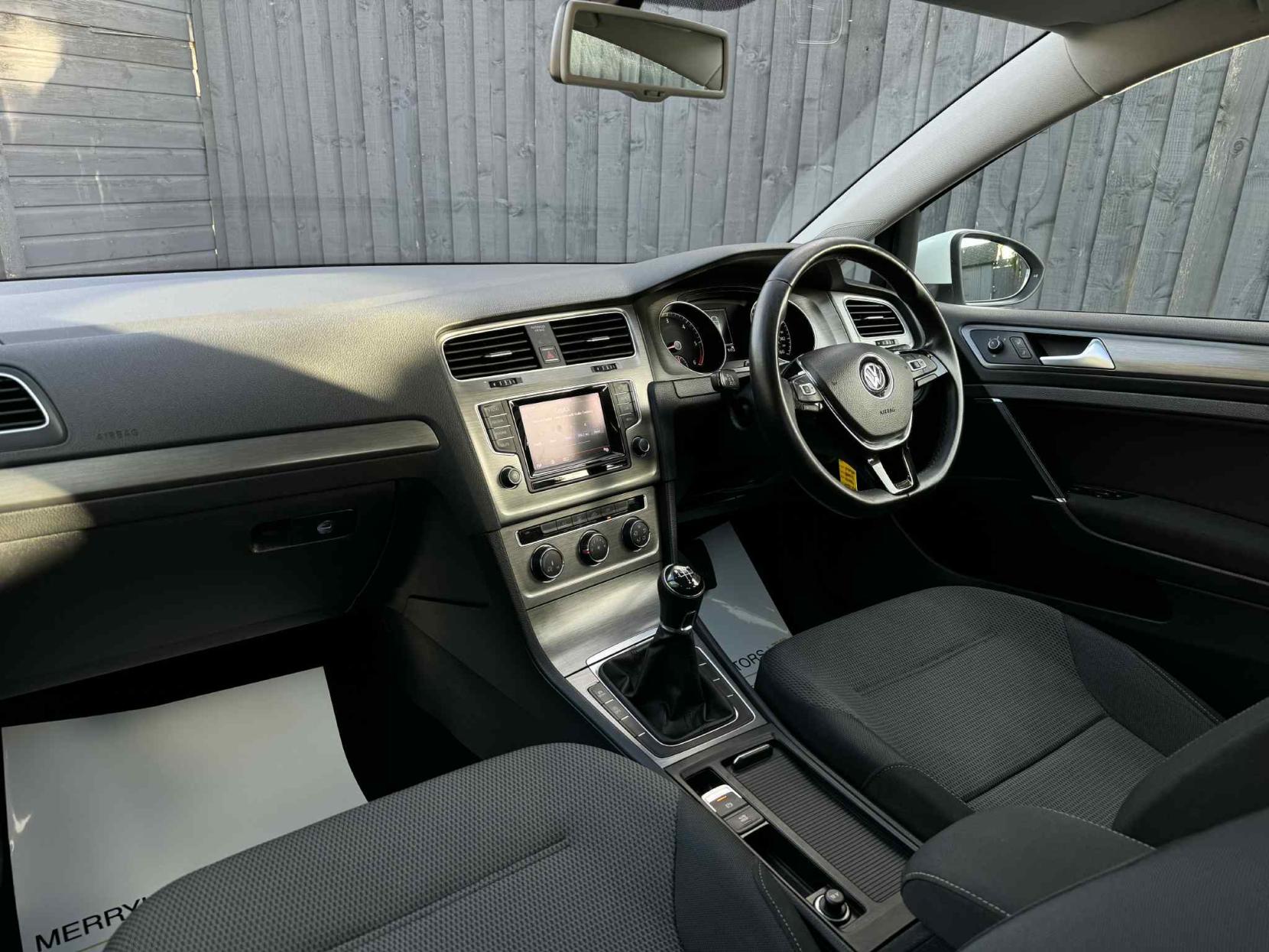 Volkswagen Golf 1.6 TDI BlueMotion Tech SE Hatchback 5dr Diesel Manual Euro 5 (s/s) (105 ps)