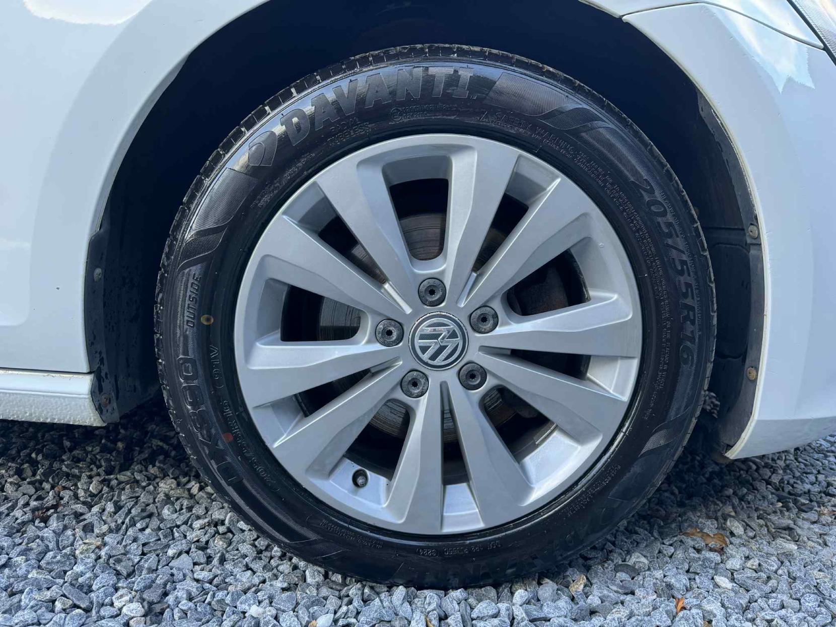 Volkswagen Golf 1.6 TDI BlueMotion Tech SE Hatchback 5dr Diesel Manual Euro 5 (s/s) (105 ps)