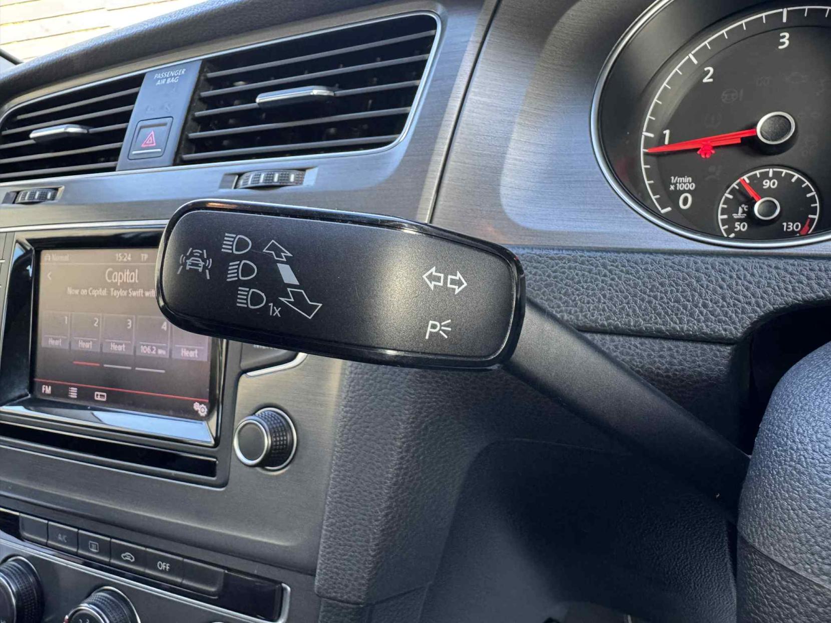 Volkswagen Golf 1.6 TDI BlueMotion Tech SE Hatchback 5dr Diesel Manual Euro 5 (s/s) (105 ps)