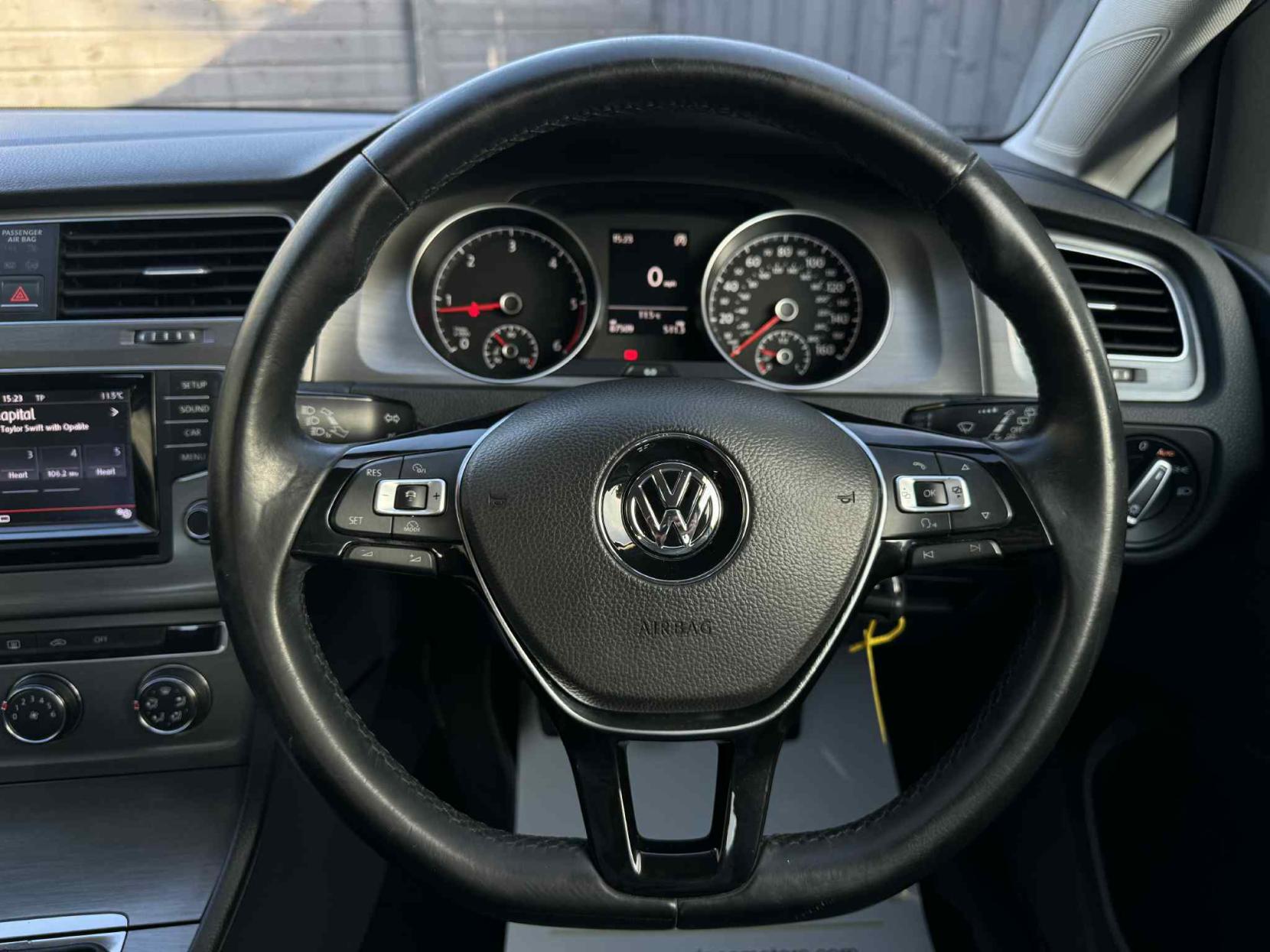 Volkswagen Golf 1.6 TDI BlueMotion Tech SE Hatchback 5dr Diesel Manual Euro 5 (s/s) (105 ps)