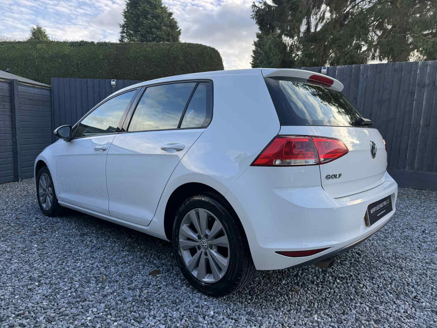 Volkswagen Golf 1.6 TDI BlueMotion Tech SE Hatchback 5dr Diesel Manual Euro 5 (s/s) (105 ps)