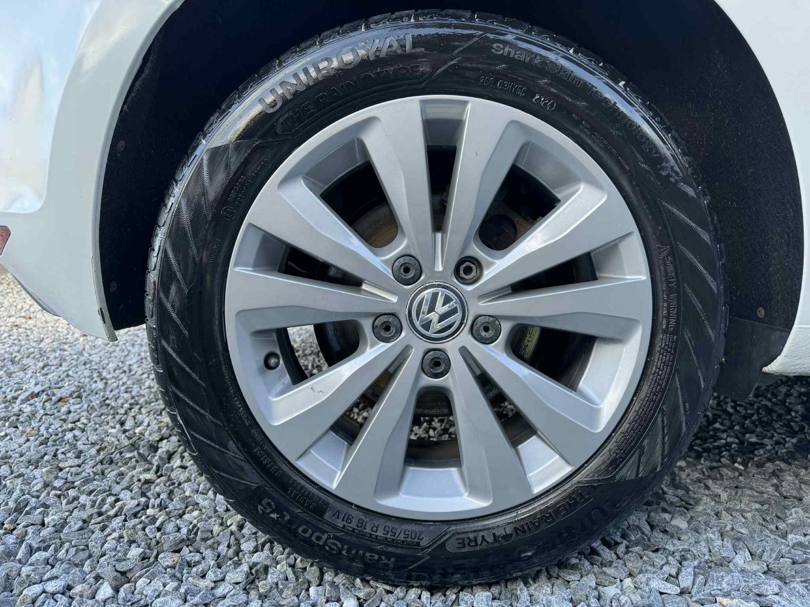 Volkswagen Golf 1.6 TDI BlueMotion Tech SE Hatchback 5dr Diesel Manual Euro 5 (s/s) (105 ps)