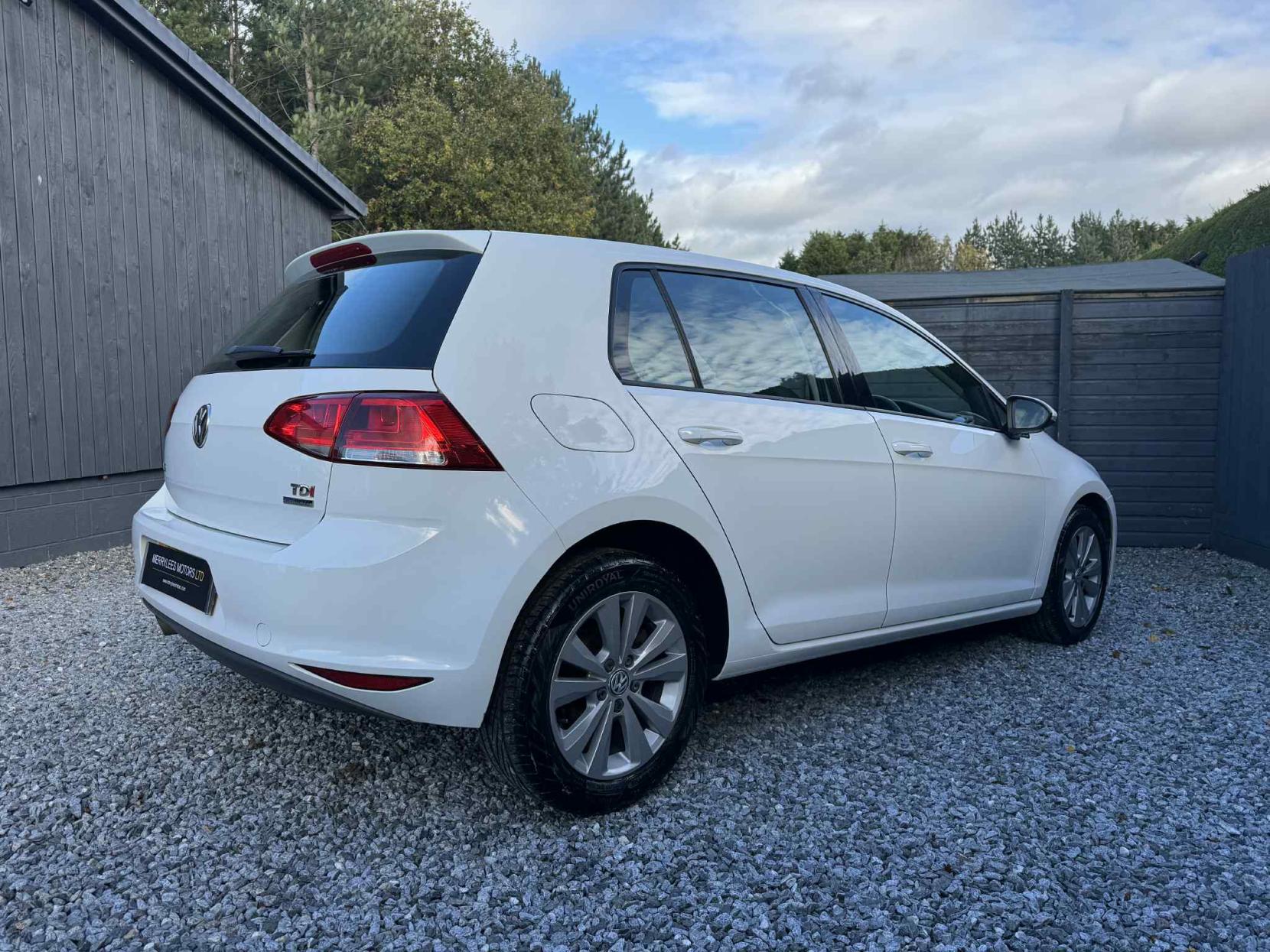 Volkswagen Golf 1.6 TDI BlueMotion Tech SE Hatchback 5dr Diesel Manual Euro 5 (s/s) (105 ps)