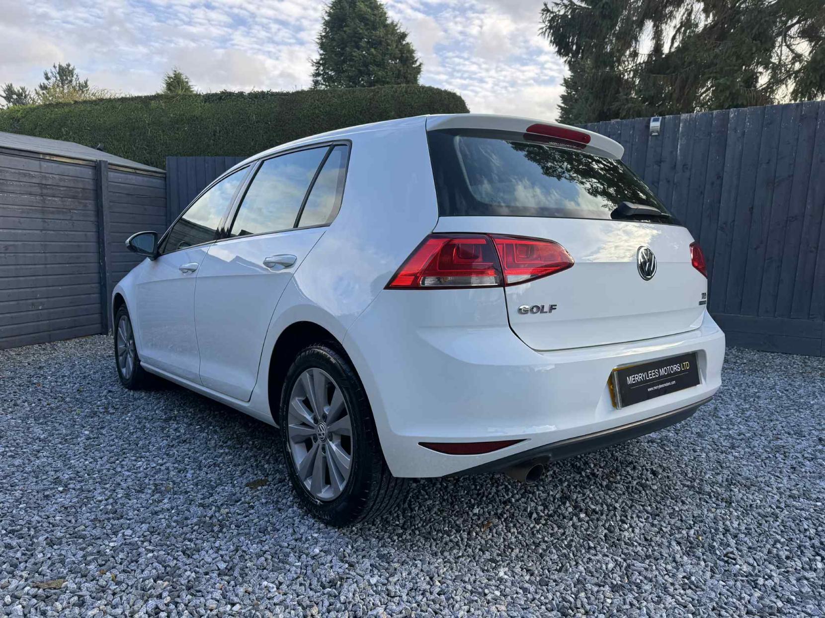 Volkswagen Golf 1.6 TDI BlueMotion Tech SE Hatchback 5dr Diesel Manual Euro 5 (s/s) (105 ps)