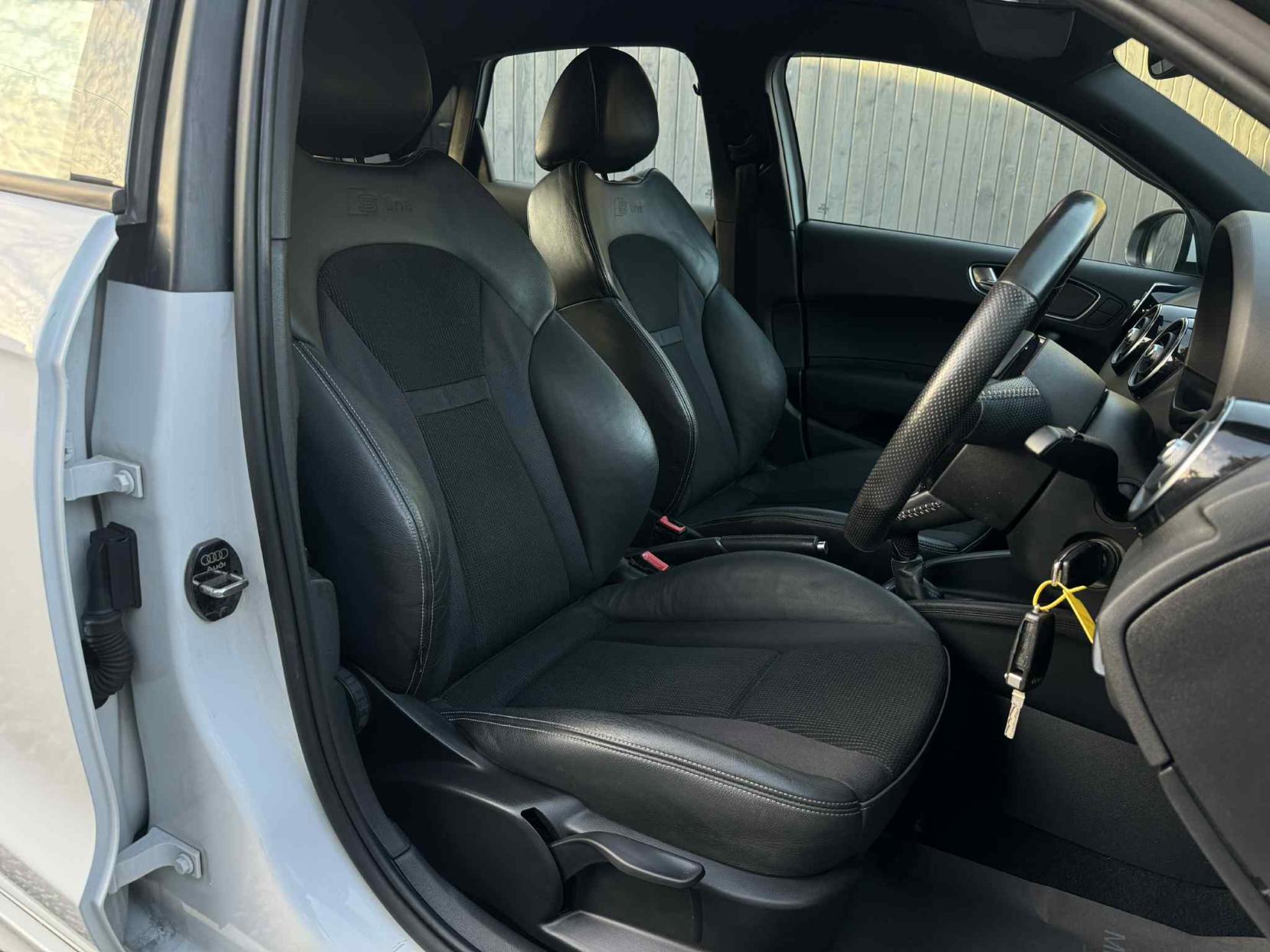 Audi A1 1.6 TDI S line Sportback 5dr Diesel Manual Euro 5 (s/s) (105 ps)