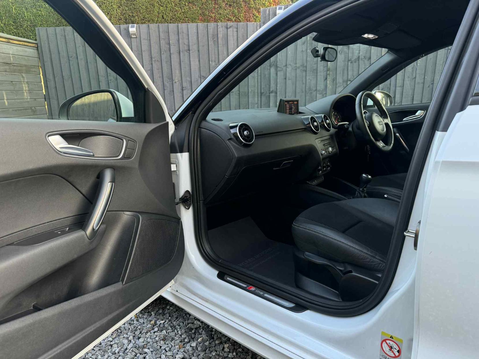 Audi A1 1.6 TDI S line Sportback 5dr Diesel Manual Euro 5 (s/s) (105 ps)