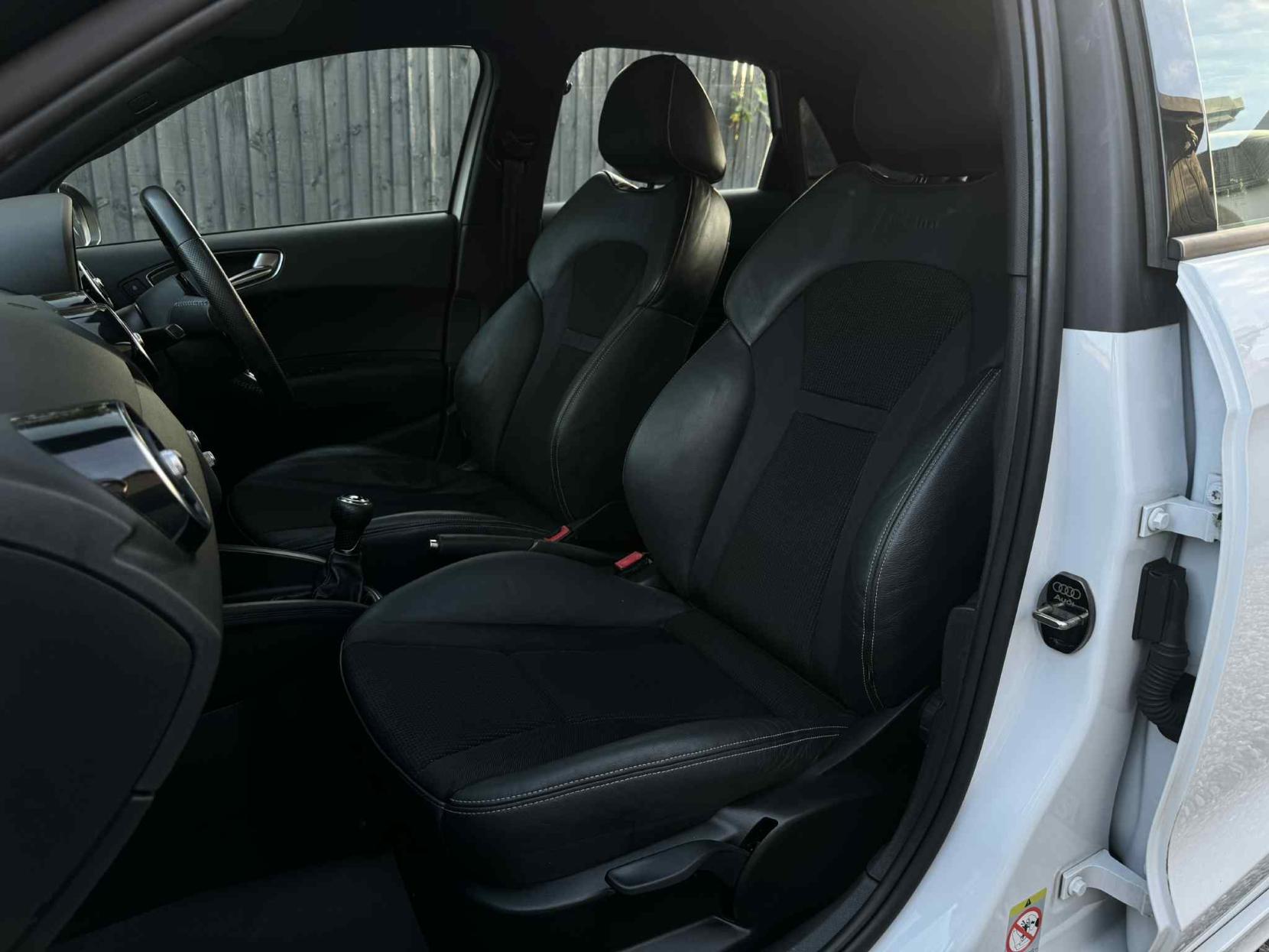 Audi A1 1.6 TDI S line Sportback 5dr Diesel Manual Euro 5 (s/s) (105 ps)