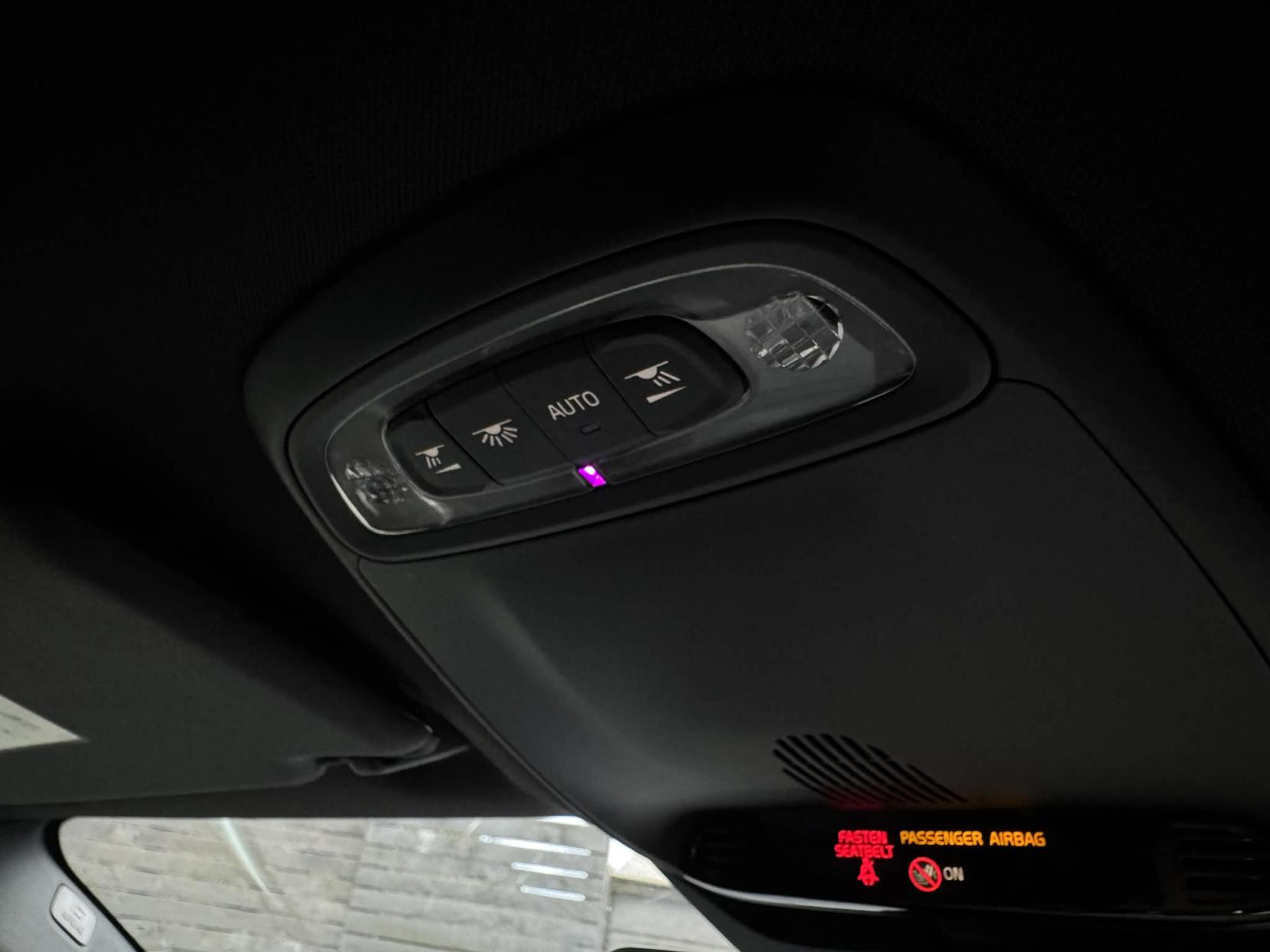 Volvo V40 2.0 T2 R-Design Nav Hatchback 5dr Petrol Manual Euro 6 (s/s) (122 ps)