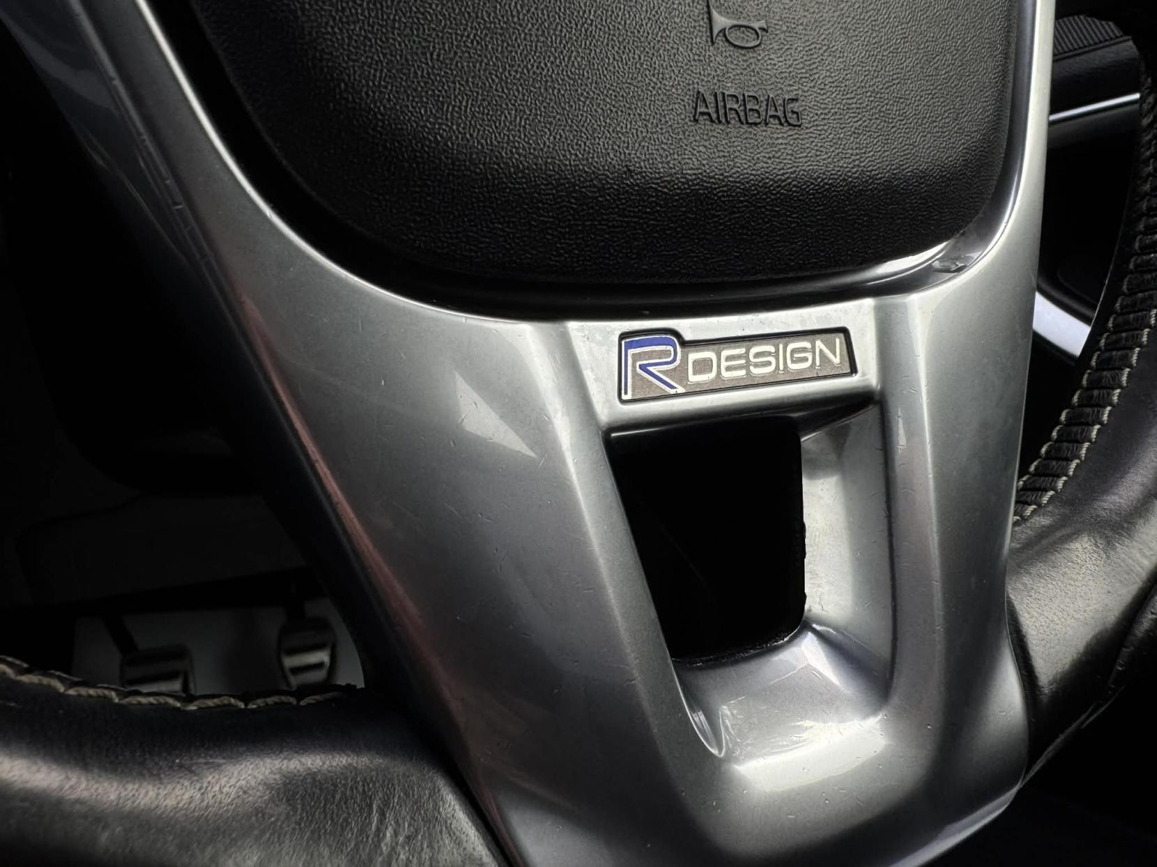 Volvo V40 2.0 T2 R-Design Nav Hatchback 5dr Petrol Manual Euro 6 (s/s) (122 ps)