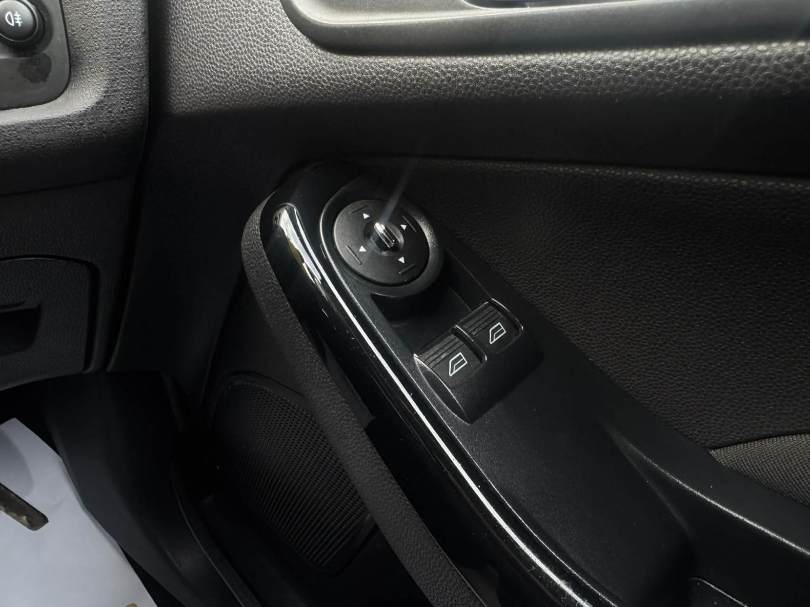 Ford Fiesta 1.25 Zetec Hatchback 5dr Petrol Manual Euro 5 (82 ps)