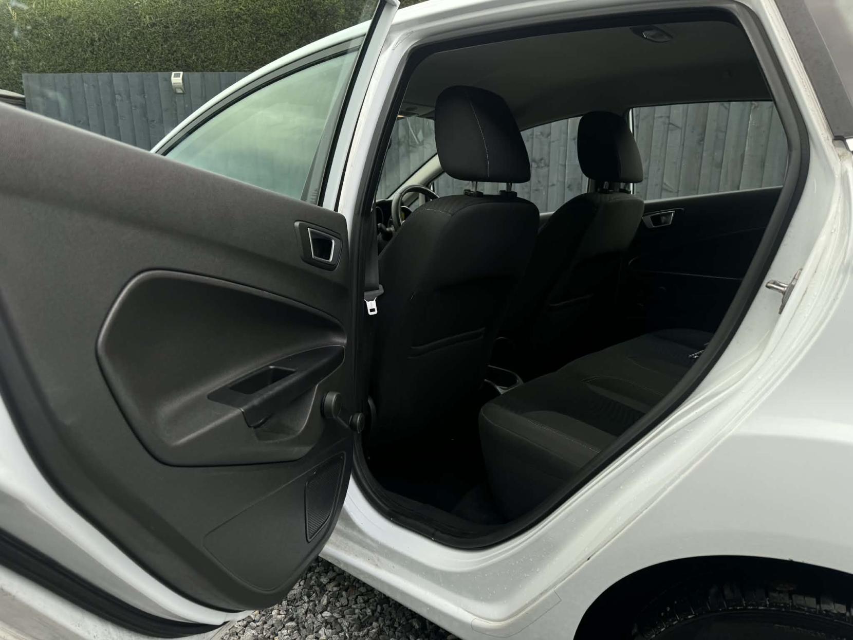 Ford Fiesta 1.25 Zetec Hatchback 5dr Petrol Manual Euro 5 (82 ps)