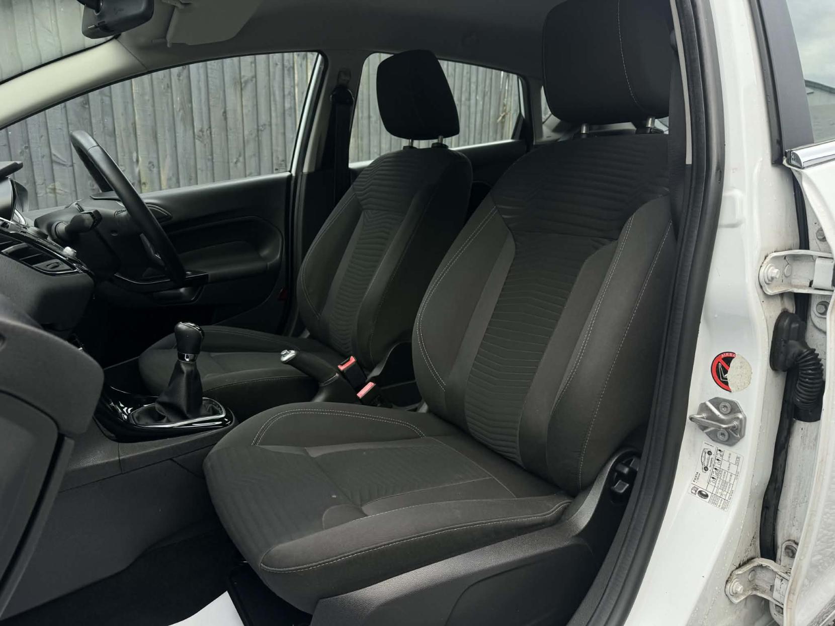 Ford Fiesta 1.25 Zetec Hatchback 5dr Petrol Manual Euro 5 (82 ps)