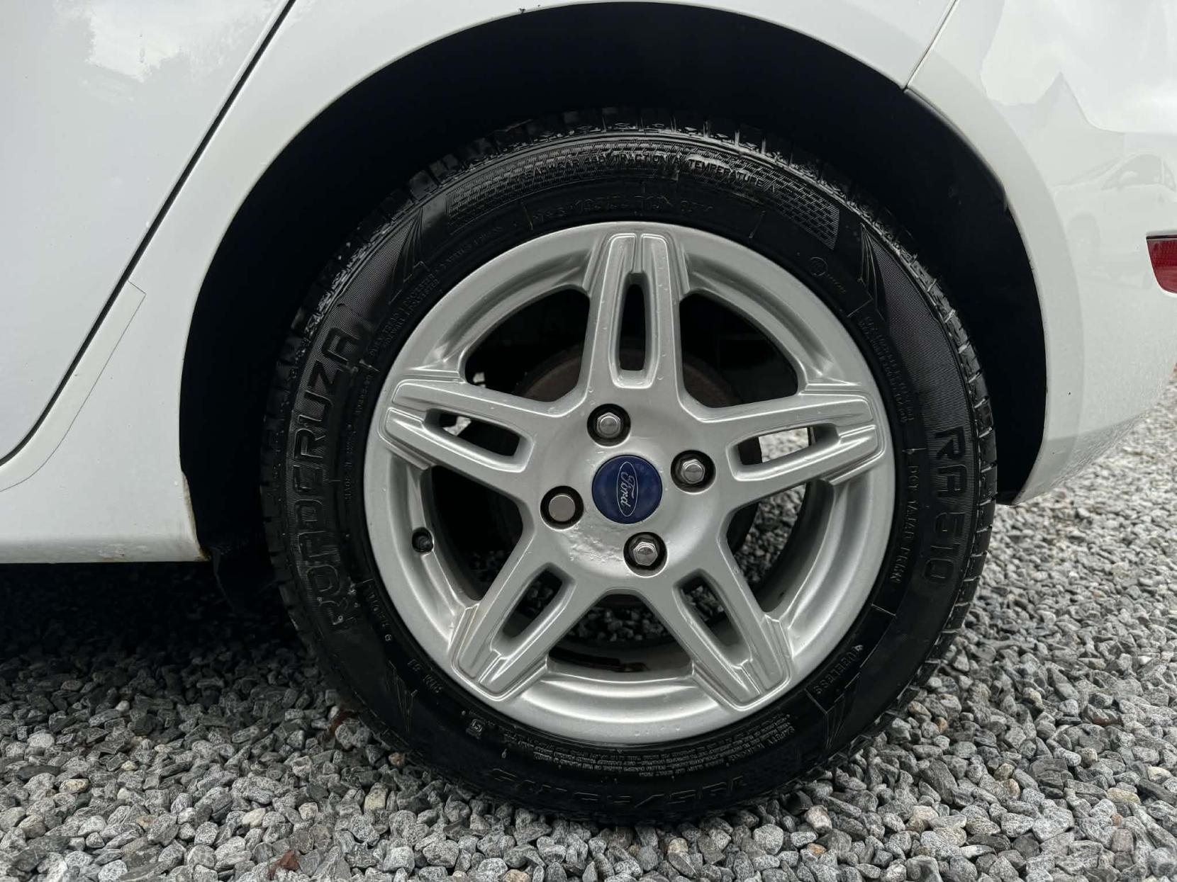 Ford Fiesta 1.25 Zetec Hatchback 5dr Petrol Manual Euro 5 (82 ps)