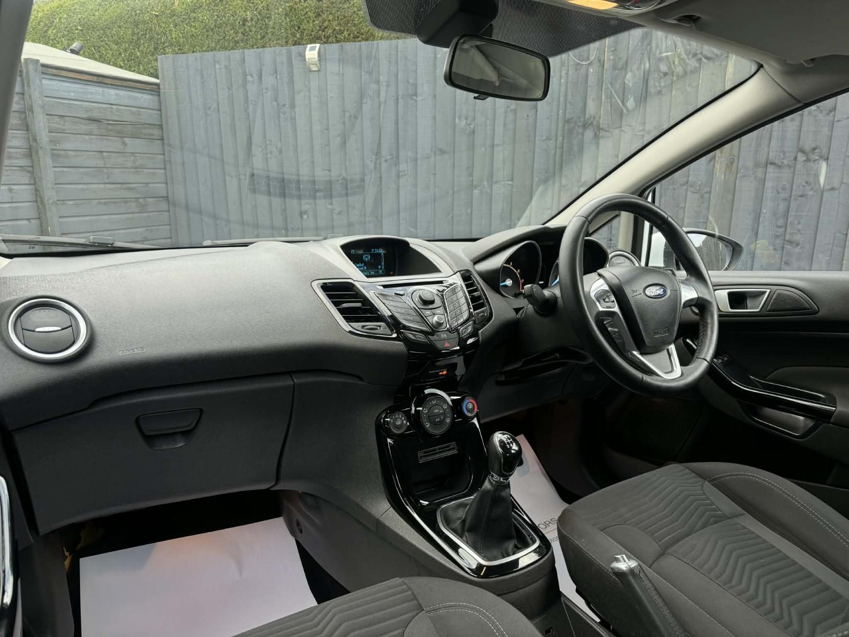 Ford Fiesta 1.25 Zetec Hatchback 5dr Petrol Manual Euro 5 (82 ps)