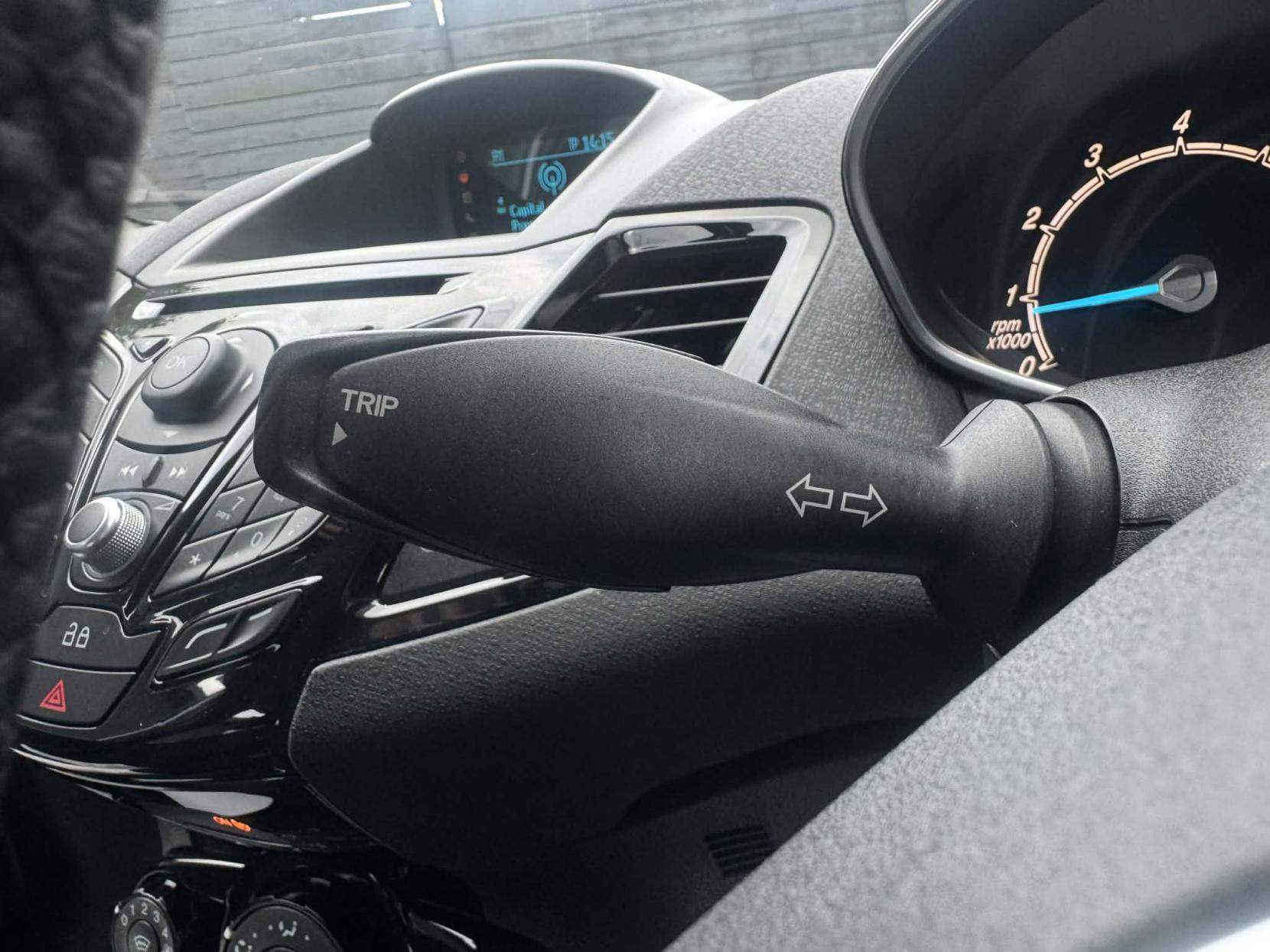 Ford Fiesta 1.25 Zetec Hatchback 5dr Petrol Manual Euro 5 (82 ps)