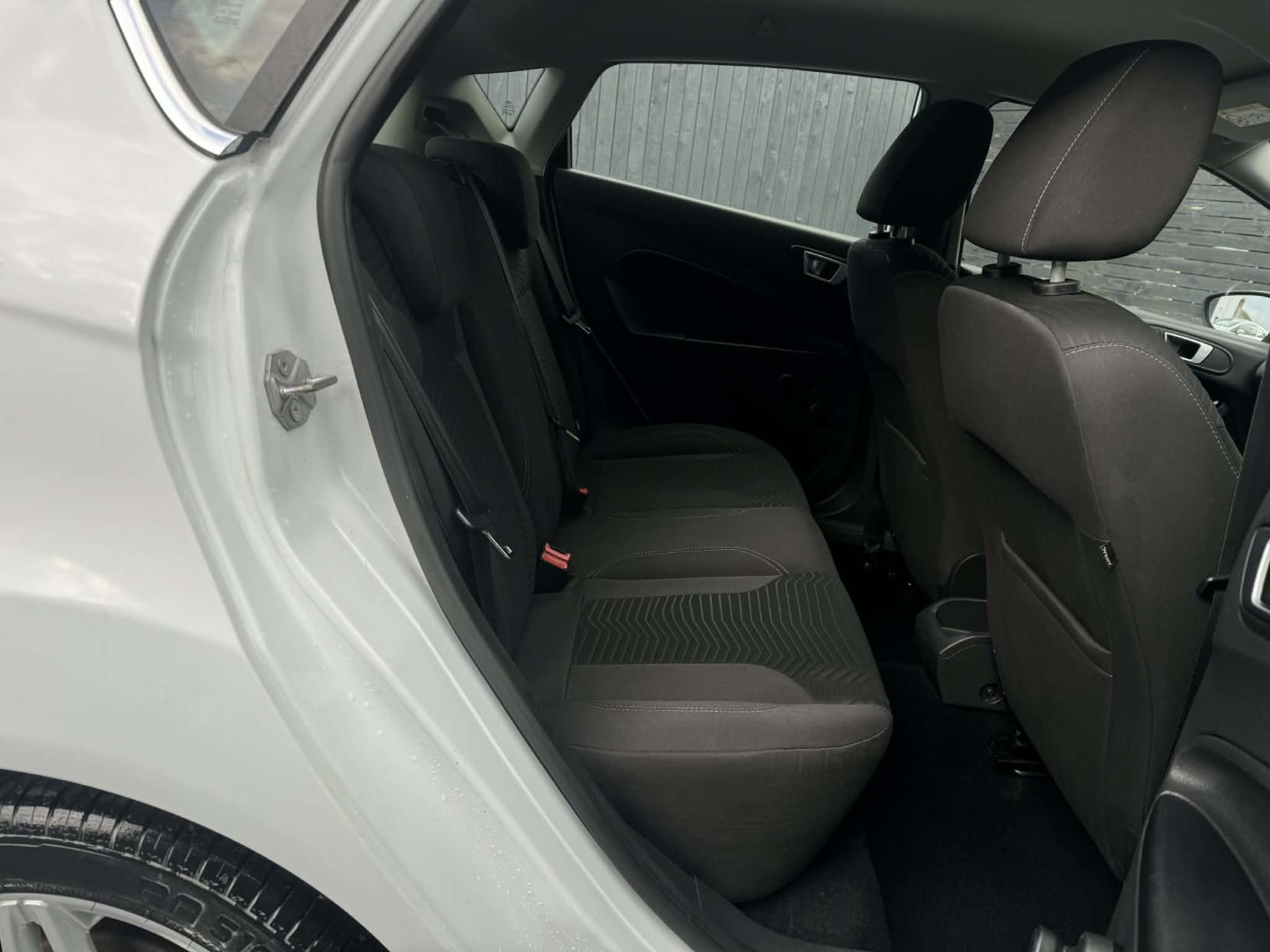 Ford Fiesta 1.25 Zetec Hatchback 5dr Petrol Manual Euro 5 (82 ps)