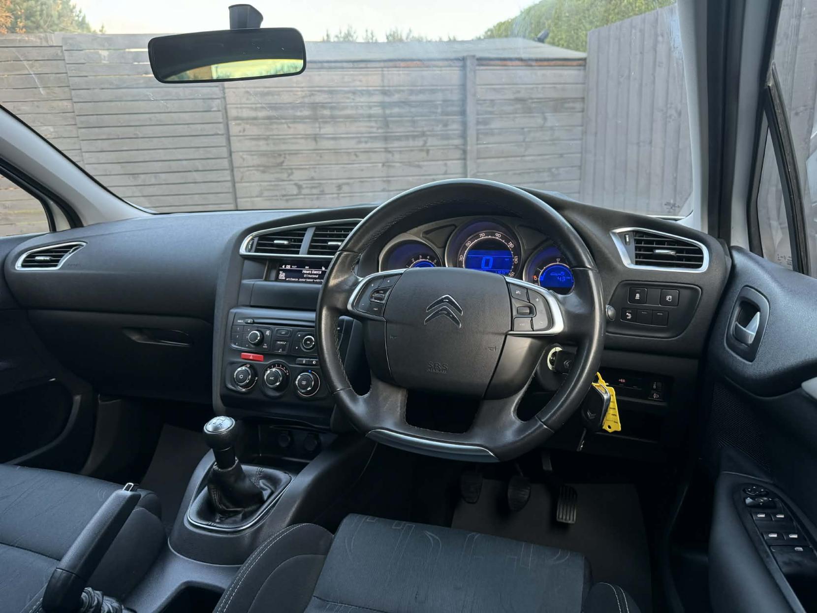 Citroen C4 1.6 HDi 16V VTR+ Hatchback 5dr Diesel Manual Euro 5 (90 ps)