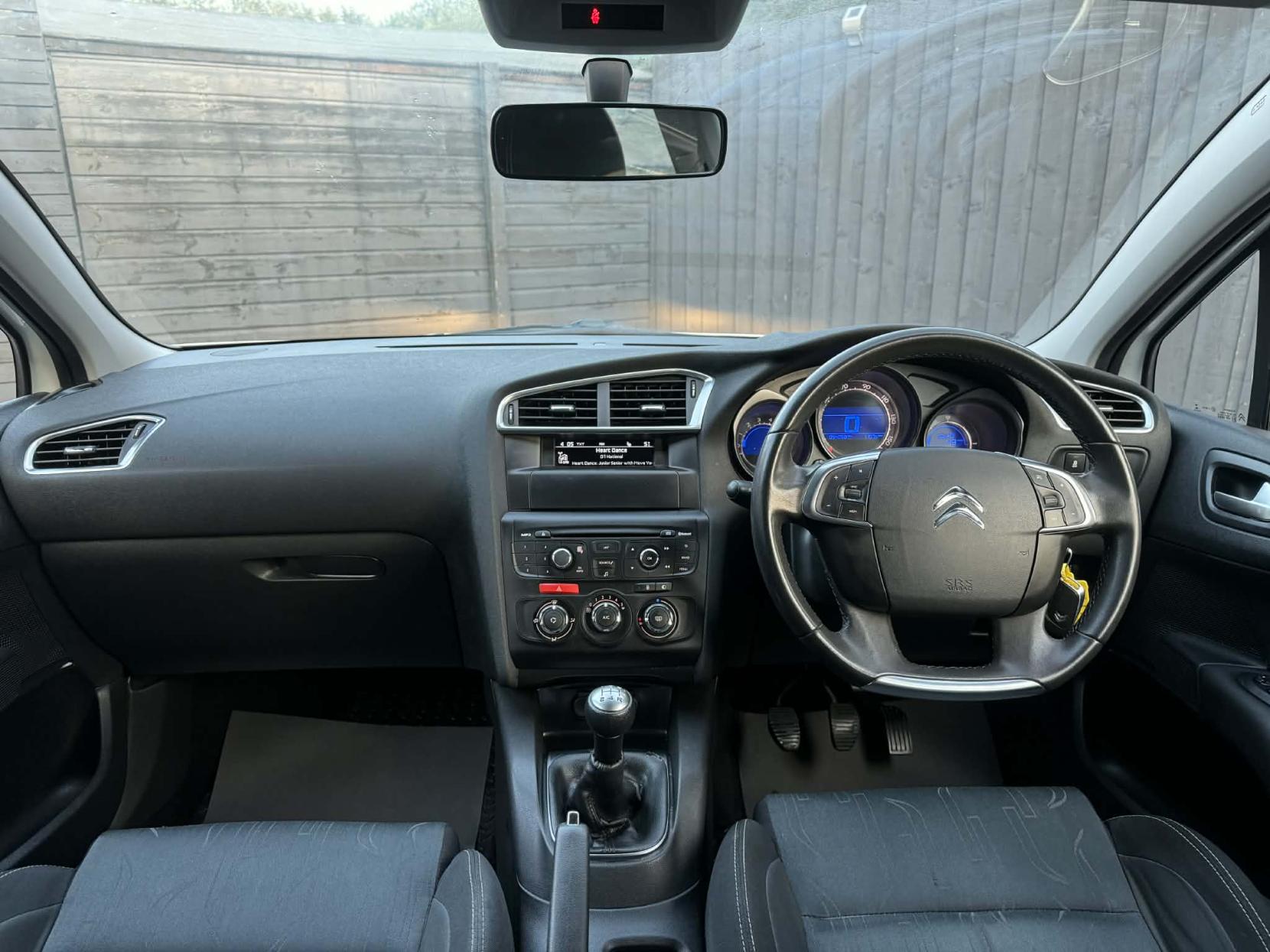 Citroen C4 1.6 HDi 16V VTR+ Hatchback 5dr Diesel Manual Euro 5 (90 ps)