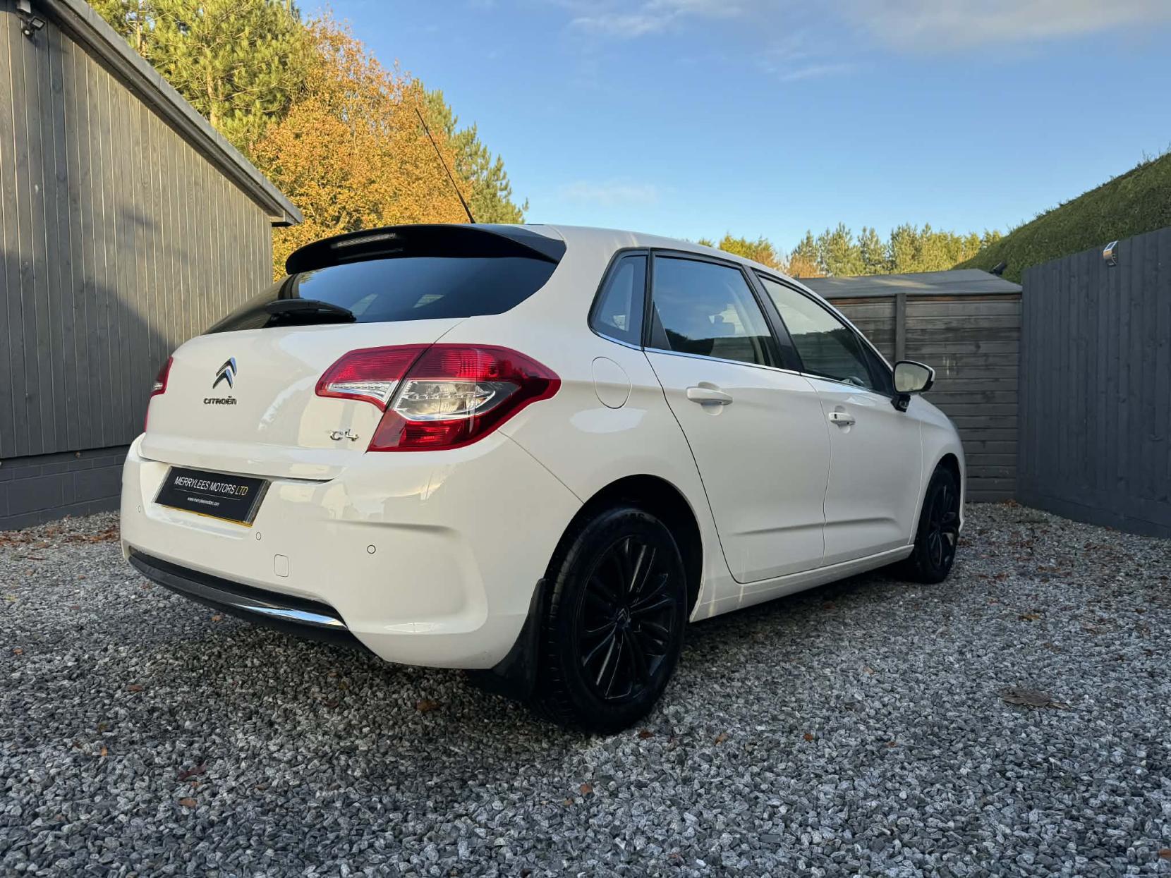 Citroen C4 1.6 HDi 16V VTR+ Hatchback 5dr Diesel Manual Euro 5 (90 ps)