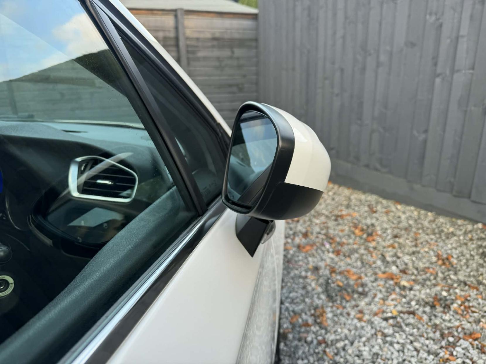 Citroen C4 1.6 HDi 16V VTR+ Hatchback 5dr Diesel Manual Euro 5 (90 ps)