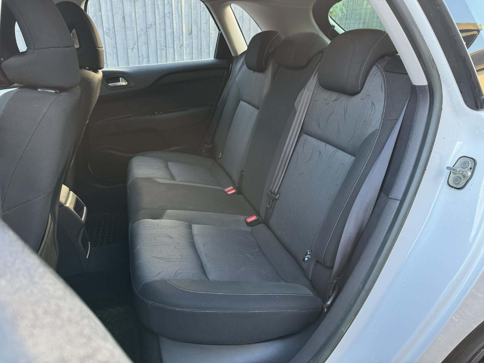 Citroen C4 1.6 HDi 16V VTR+ Hatchback 5dr Diesel Manual Euro 5 (90 ps)