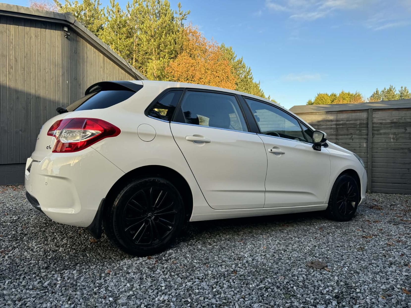 Citroen C4 1.6 HDi 16V VTR+ Hatchback 5dr Diesel Manual Euro 5 (90 ps)