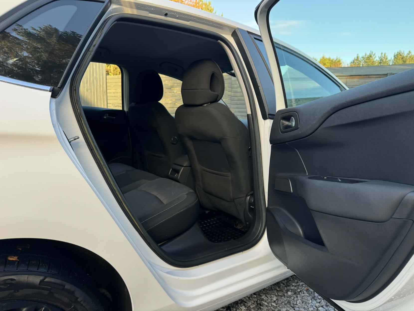 Citroen C4 1.6 HDi 16V VTR+ Hatchback 5dr Diesel Manual Euro 5 (90 ps)