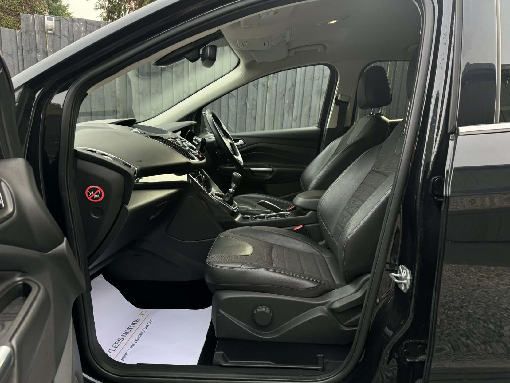 Ford Kuga 2.0 TDCi Titanium SUV 5dr Diesel Manual 2WD Euro 6 (s/s) (150 ps)