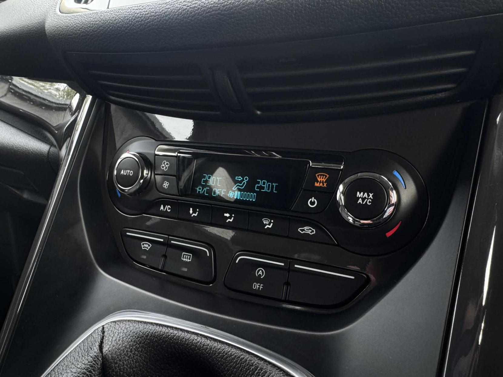 Ford Kuga 2.0 TDCi Titanium SUV 5dr Diesel Manual 2WD Euro 6 (s/s) (150 ps)