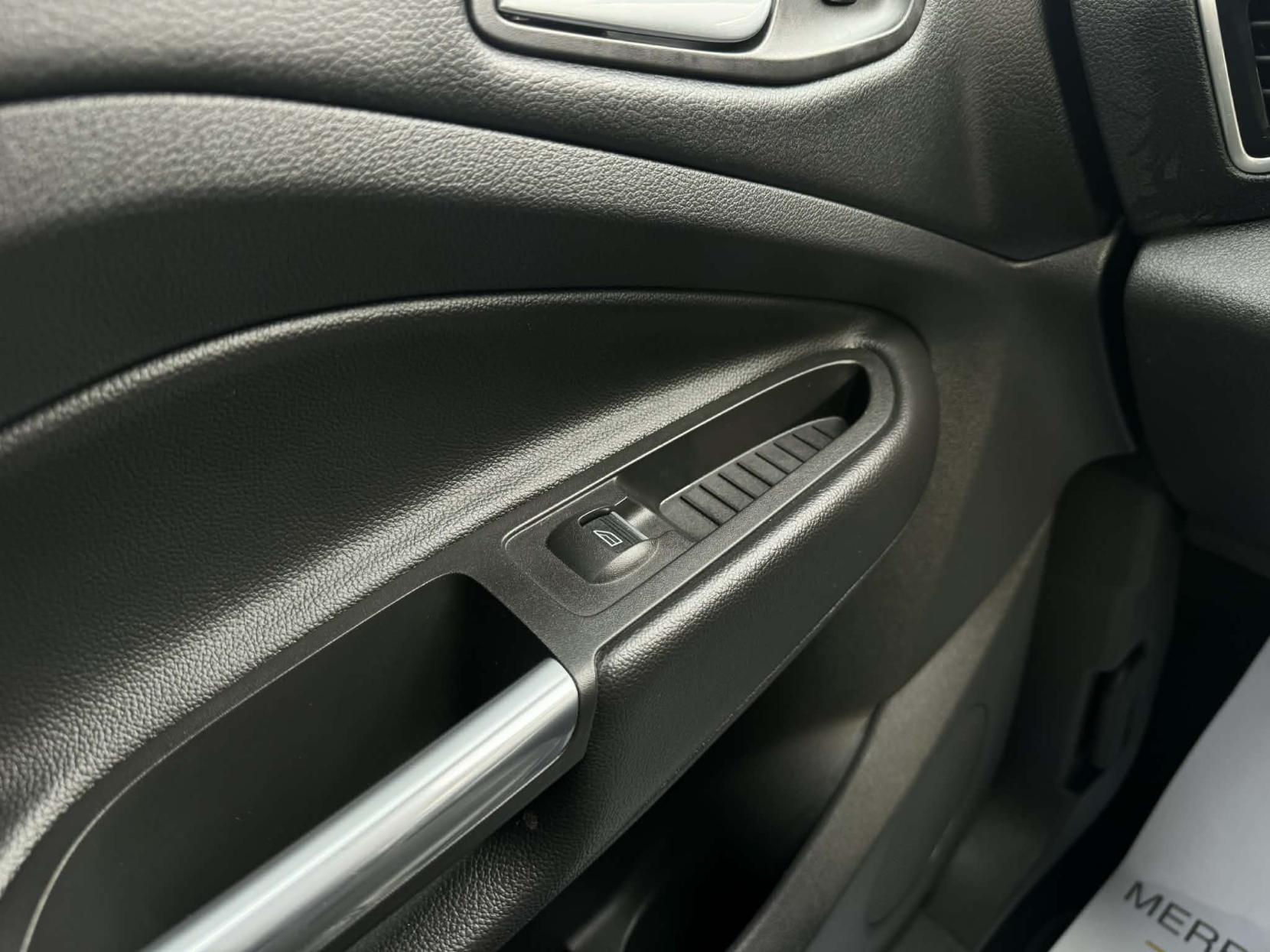 Ford Kuga 2.0 TDCi Titanium SUV 5dr Diesel Manual 2WD Euro 6 (s/s) (150 ps)