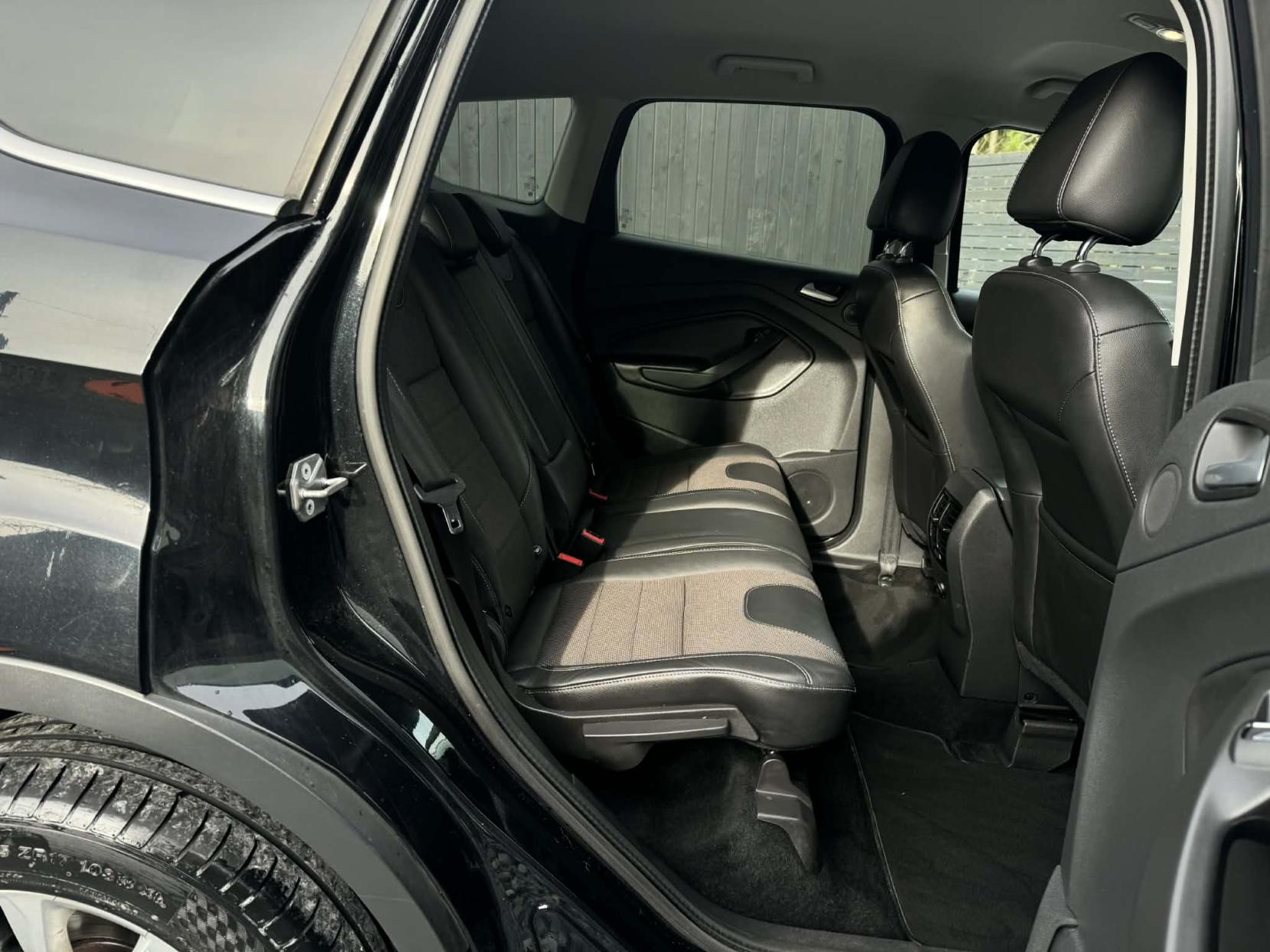 Ford Kuga 2.0 TDCi Titanium SUV 5dr Diesel Manual 2WD Euro 6 (s/s) (150 ps)